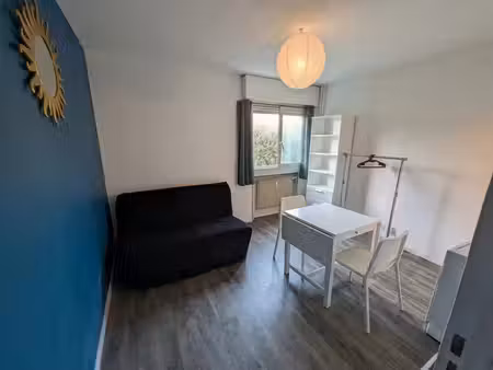 studio avec accès piscine et jardin