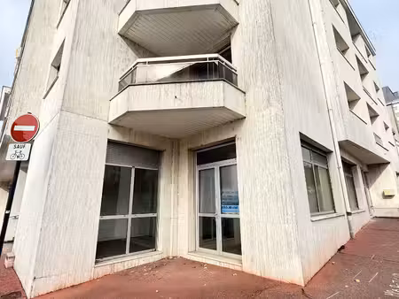 local commercial limoges 52.62m2