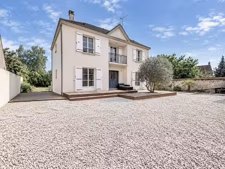 maison familiale de 209 m² - 4 chambres - sous-sol total - dpe c
