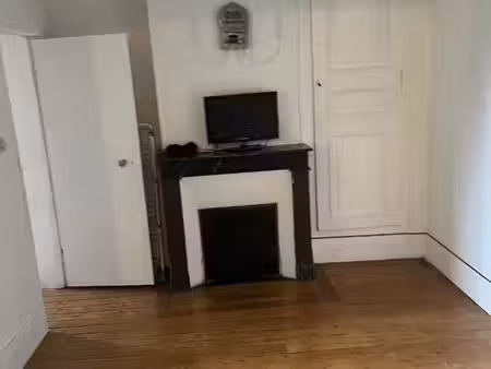 un appartement spacieux  chaleureux et prêt à vivre au 1er