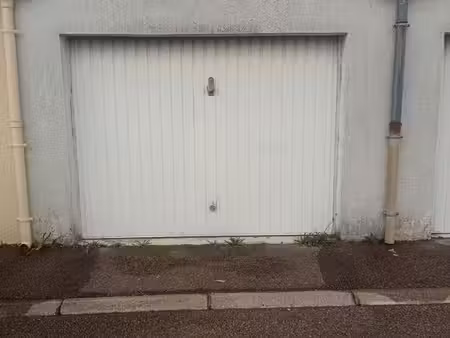 garage 18 mètres carrés environ à saint andré les vergers