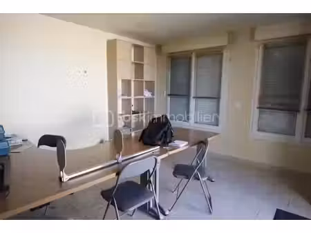 vente locaux professionnels 5 pièces 195 m² à blandy (77115)  372 000 €