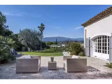 une proprieté majestueuse au cœur de valbonne