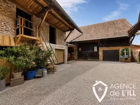 ancien corps de ferme réinventé  avec appartement indépendant et grange à potentiel