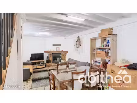 studio 4 pièces 77 m²
