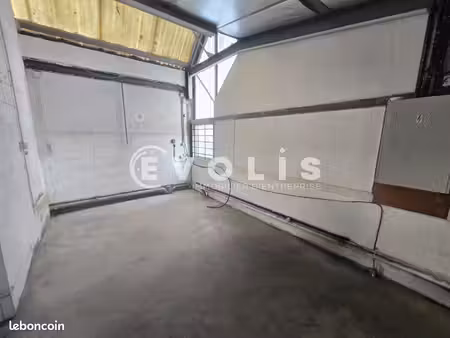 local d'activité 140 m²