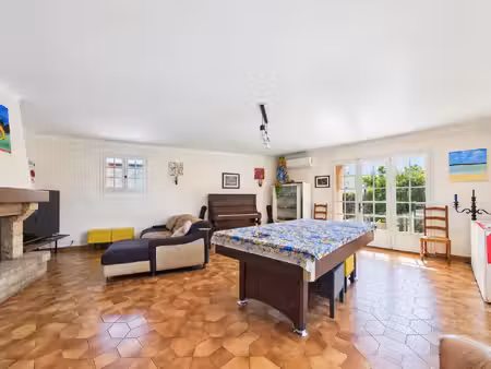 maison individuelle avec 818 m² de terrain  à deux pas de la mer