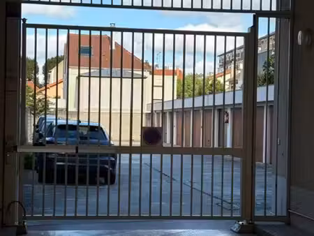 box 16m2 en surface  avenue faidherbe asnières sur seine