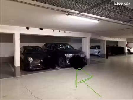 parking rue silly/ couchot. immeuble sécurisé. grande rampe d
