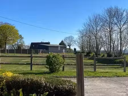 bâtiments sur 1700 m2