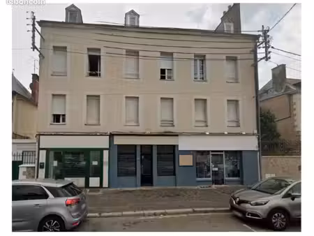 local 21 m² laval