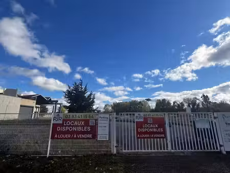local 700 m² gondreville