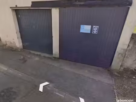 vend double garage de 35m²