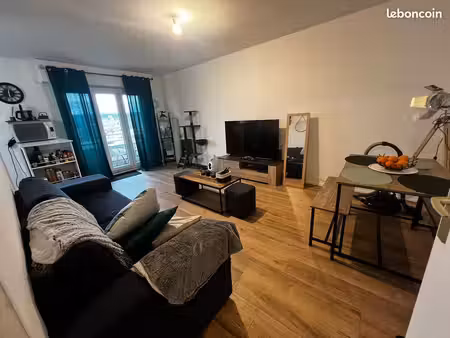 2p 46 m² refait à neuf  vue dégagée  box