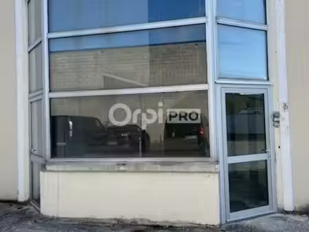 bureau 600 m²