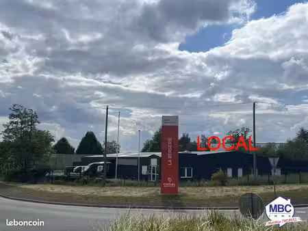 local commercial 197 m² la seguiniere