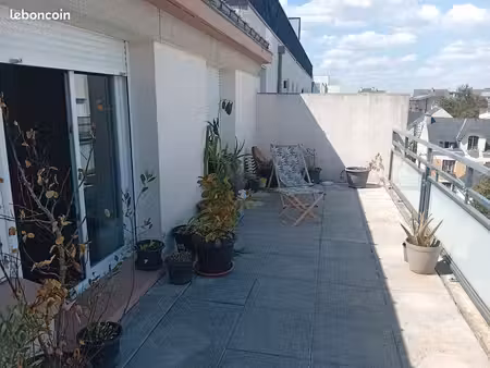t2/t3 très lumineux 45 m² + terrasse 20 m²  garage & cave – lorient (3h de paris)