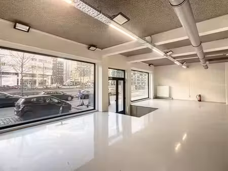 bureau magnifiquement rénové le long de l'italiëlei