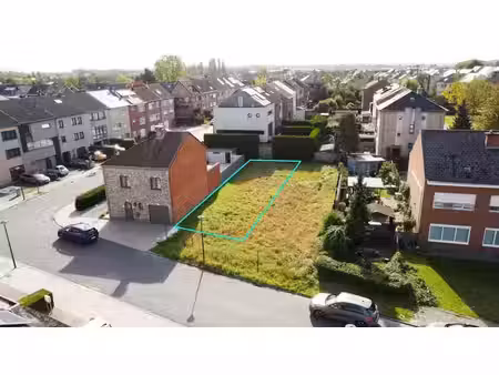 terrain à bâtir dans un quartier calme de peutie