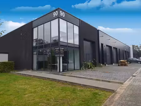 bâtiment industriel moderne avec entrepôt  showroom et burea