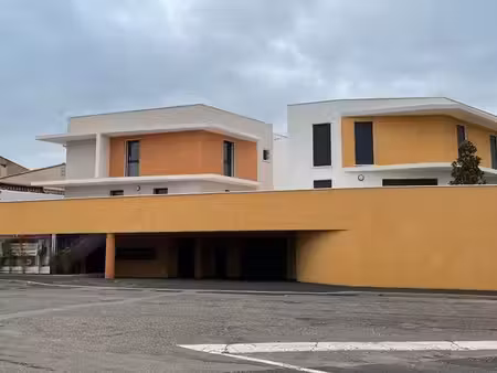 particulier loue maison f5 dans residence securisee