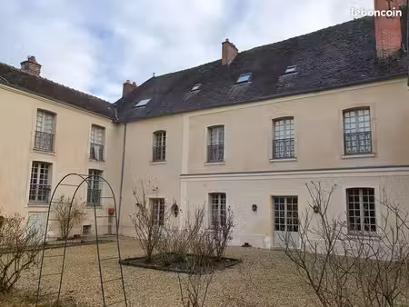 chambre meublée dans un cadre historique