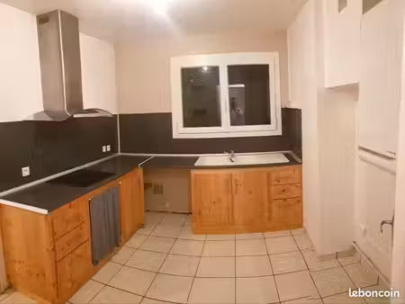 a louer – appartement t3 de 72 m² avec balcon  garage et stationnement – tournay