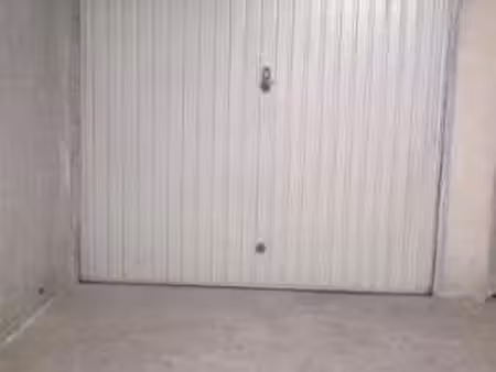 garage moto en colocation marseille 13002