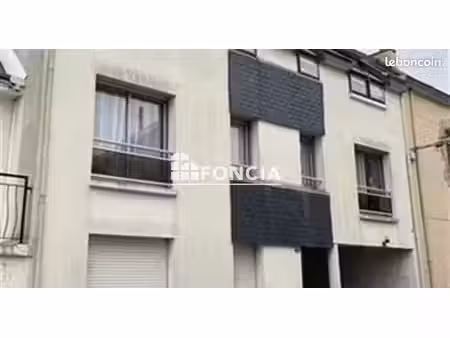 immeuble de rapport dans le quartier du manio