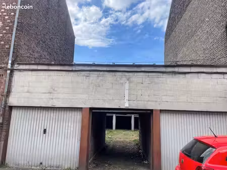 terrain constructible avec 5 garages