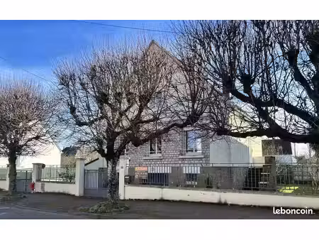 maison 7 pièces 196 m²