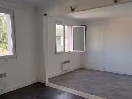 local a usage de bureaux professionnels 110 m²