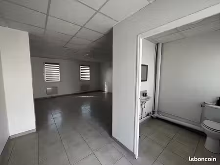 bureau et sous-sol à louer en zfu