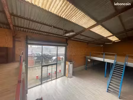 local d'activité 702 m²
