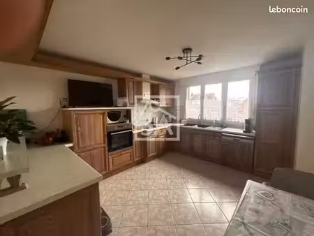 pavillon 7 pièces 135 m²