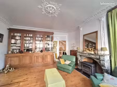 maison 9 pièces 262 m²