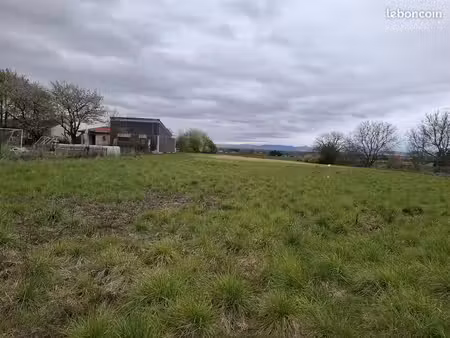 terrain à bâtir de 800 m² à ennezat (63)