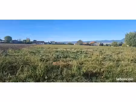 terrain à bâtir de 309 m² à les martres-d'artiere (63)