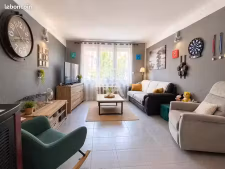 immeuble 9 pièces 180 m²