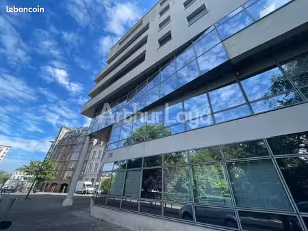 bureaux 198 m²