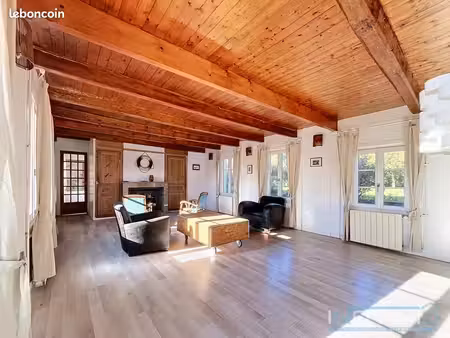 maison 5 pièces 203 m²
