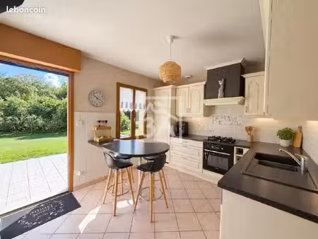 pavillon 7 pièces 126 m²