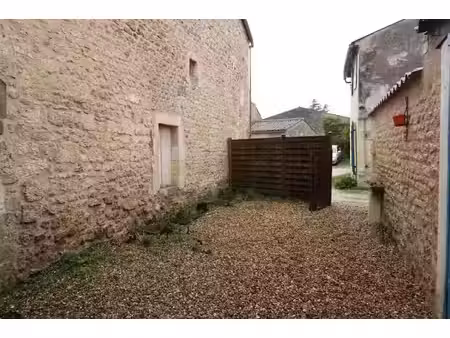 location maison 2 pièces 30.34 m² à nancras (17600)  390 €
