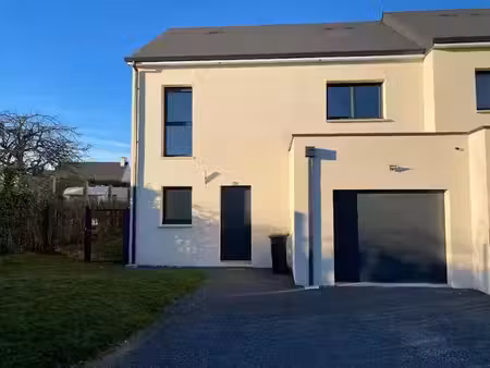 location maison 5 pièces 90 m² à pernay (37230)  1 095 €