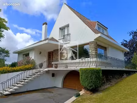 propriété 7 pièces 151 m²