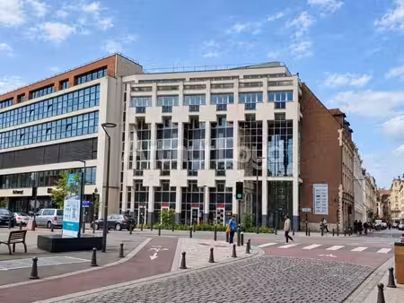 bureaux 831 m²
