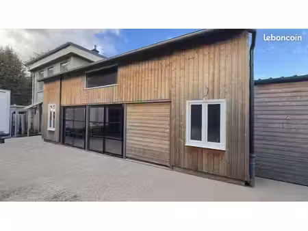 local commercial et habitation avec entrepôts