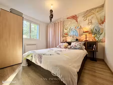 maison 8 pièces 94 m²