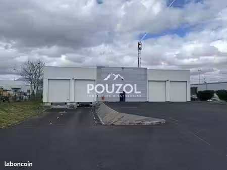 local d'activite 1950 m² clermont ferrand