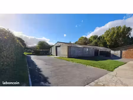 location entrepôt / local professionnel 100 m² refait à neuf - sécurisé